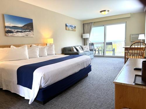 Atlantic Eyrie Lodge