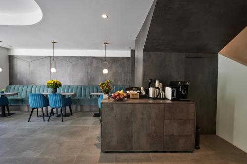 Bizarre Boutique Hotel 5