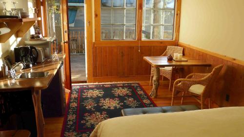 Seine Boat Inn塞纳河船屋宾馆图片