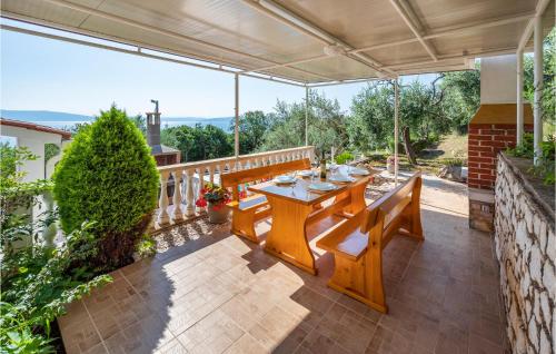 A szálláshely kívülről, Apartment Labin 22 With Outdoor Swimmingpool in Ravni