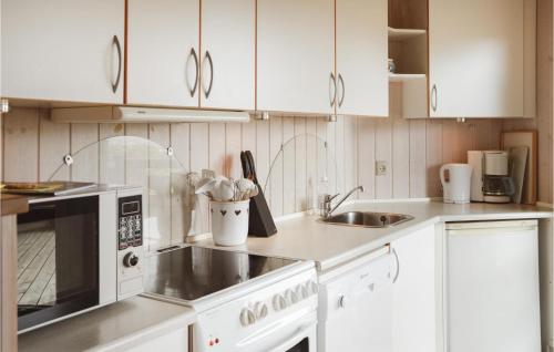 Kitchen, Holiday Home Klitsvinget Ringkøbing Ii in Klegod