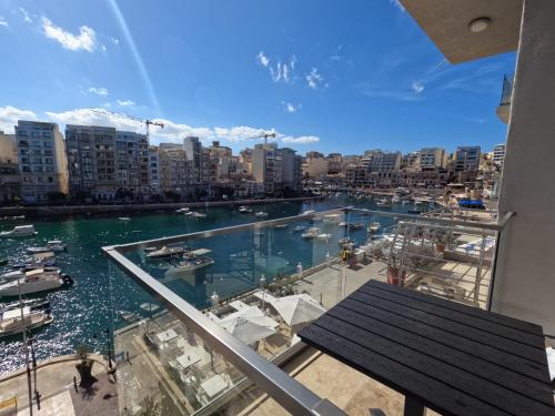 Spinola Seaview Deluxe 1 Bedroom 1
