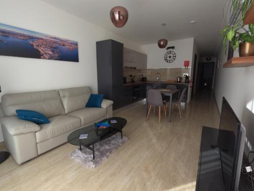 Spinola Seaview Deluxe 1 Bedroom 5