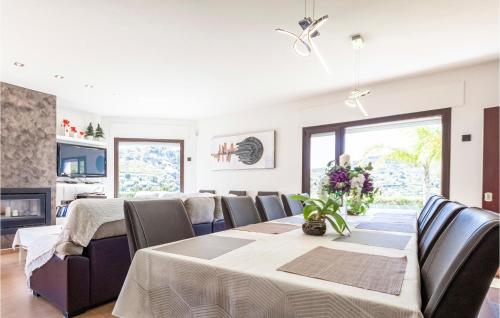 Beautiful Home In Malaga With Wifi, Малага (фото 3)