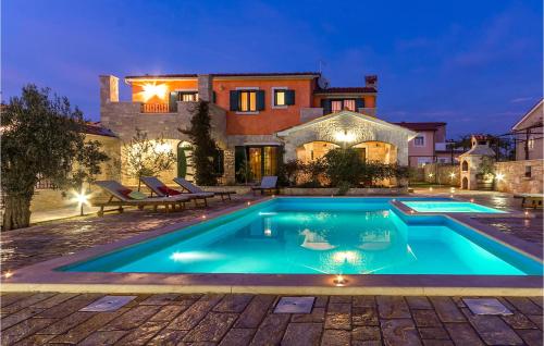 Nice Home In Golubovo With Kitchen