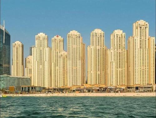 Stunning Apartment, Partial Sea View, Canal Marina View, 5 min walk To JBR Beach and METRO, Dubaj (zdjęcie 10)