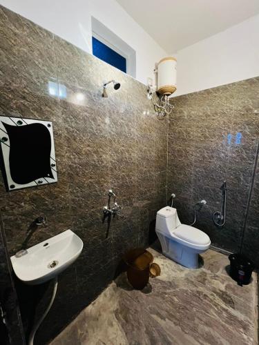 Deluxe Double Room image 4