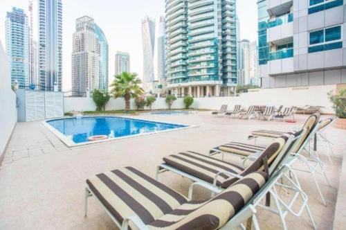 Stunning Apartment, Partial Sea View, Canal Marina View, 5 min walk To JBR Beach and METRO, Dubaj (zdjęcie 2)