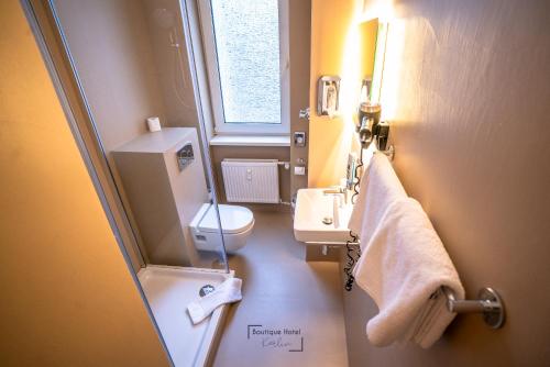 Comfort Room image 7