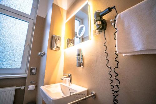 Comfort Room image 8