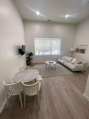 Private Rooms with Share Livingroom and Kitchen in Pilsen in Chicago, USA