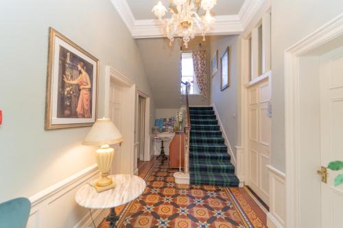 โรงแรมแบงค์ตัน เฮ้าส์ (Bankton House Hotel) in ลิฟวิ้ง