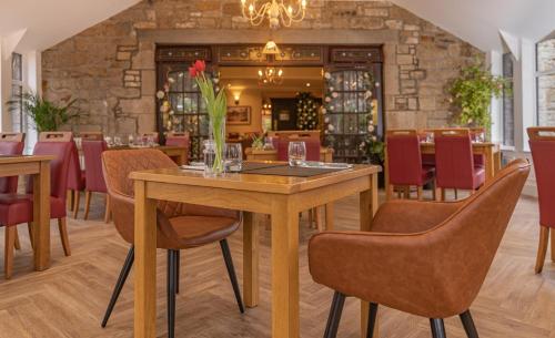 โรงแรมแบงค์ตัน เฮ้าส์ (Bankton House Hotel) in ลิฟวิ้ง