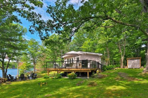 Muskoka Retreat, Fire Pit, Games, Waterfront in Gravenhurst