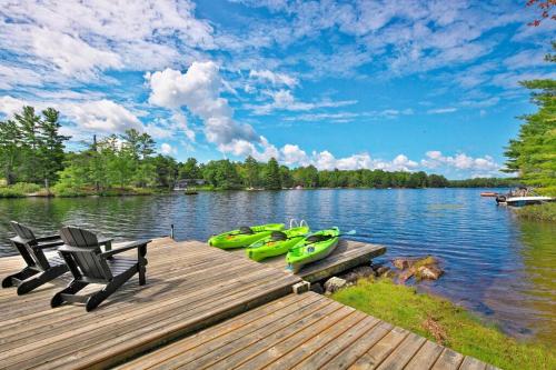 Muskoka Retreat, Fire Pit, Games, Waterfront in Gravenhurst