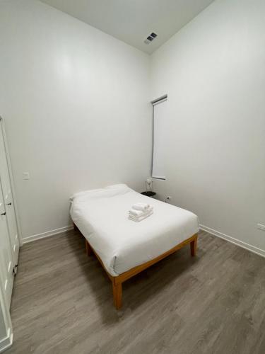 Private Rooms with Share Livingroom and Kitchen in Pilsen in Chicago, USA