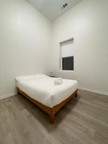 Private Rooms with Share Livingroom and Kitchen in Pilsen in Chicago, USA