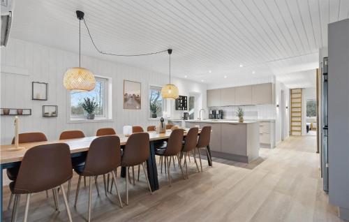 Kitchen, Stunning Home In Ringkøbing With Sauna in Sondervig