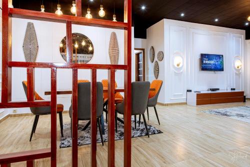 Villa Bonapriso-Hydrocarbures luxueux Consierge , gardien ,WiFi , groupe électrogène Villa Bonapriso-Hydrocarbures luxueux Consierge , gardien ,WiFi , groupe électrogène