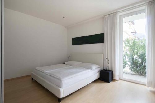 2 bedrooms, 4 beds