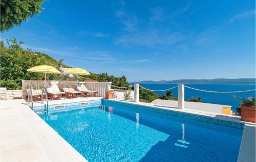 Úszómedence, Holiday Home Ivasnjak V Vi in Lokva Rogoznica