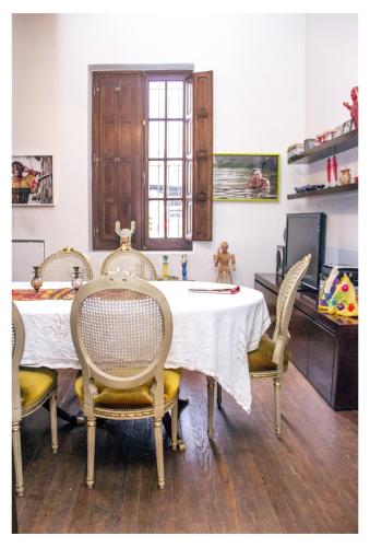 Habitaciones con Encanto, Espacio Mundano