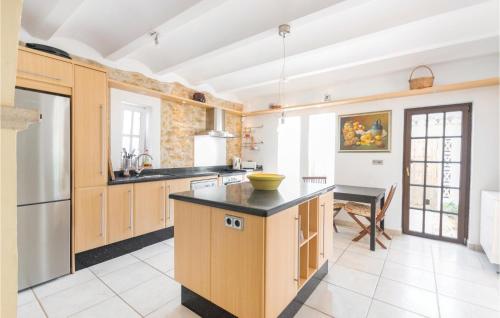 Three-Bedroom Holiday Home in Benissa - image 5