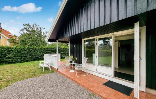 숙소 외관, 2 Bedroom Amazing Home In Falkenberg in 팔켄베리