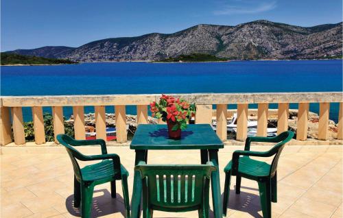 Holiday Home Kneze Bb Cr - Location saisonnière - Račišće