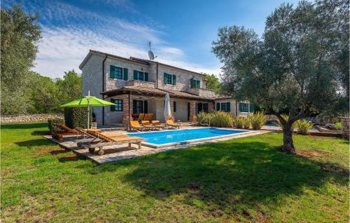 Villa Alchemilla – khách sạn tại Sveti Lovreč Pazenatički