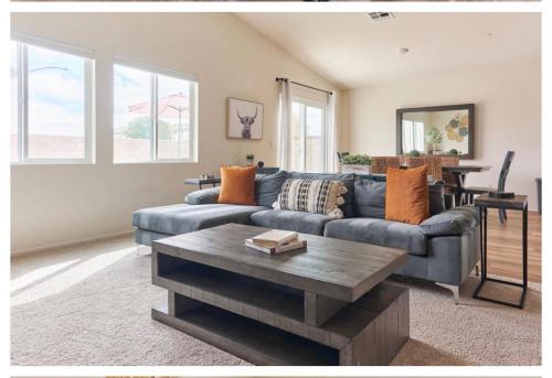 Family Friendly Coachella Home near Festivals, Horse Park, and Sporting events in Coachella, USA