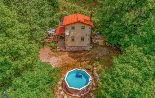 Dārzs, Amazing Home In Krizisce With Kitchen in Mali Dol