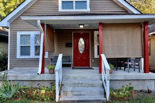 Indy Oasis Luxe Hideaway Minutes from Downtown & Arenas in Indianapolis, USA