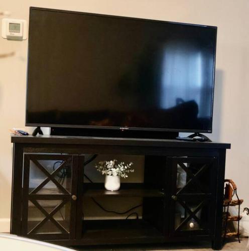 Indy Oasis Luxe Hideaway Minutes from Downtown & Arenas in Indianapolis, USA