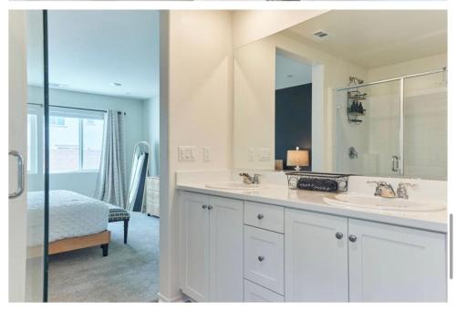 Family Friendly Coachella Home near Festivals, Horse Park, and Sporting events in Coachella, USA