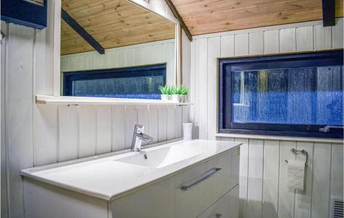 Vannas istaba, Awesome Home In Annerstad With Sauna in Annerstad