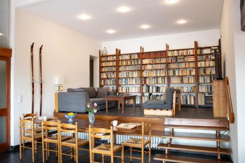 Grand appartement vue Montagne plein sud grand garage sur demande Grand appartement vue Montagne plein sud grand garage sur demande