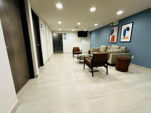 609939123 Holiday Inn Express Guadalajara Expo by IHG