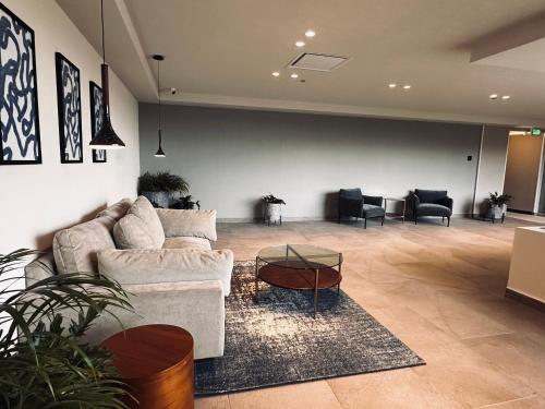609939136 Holiday Inn Express Guadalajara Expo by IHG