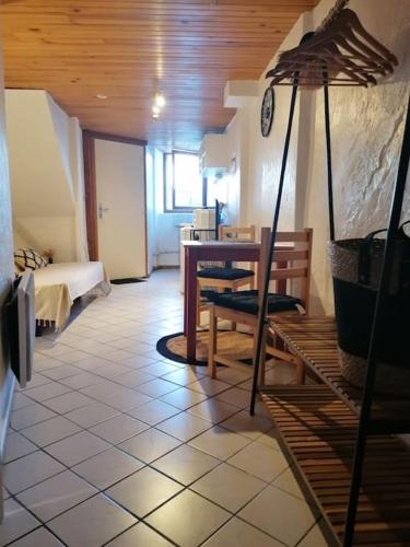 Studio Joseph 5 minutes Le Puy en Velay in Espaly-Saint-Marcel