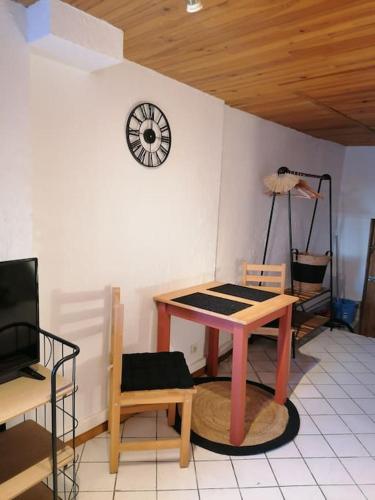 Studio Joseph 5 minutes Le Puy en Velay in Espaly-Saint-Marcel