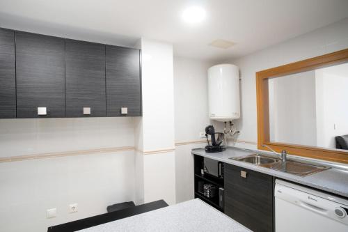 Two-Bedroom Apartment room in Apartamento Mestral 3