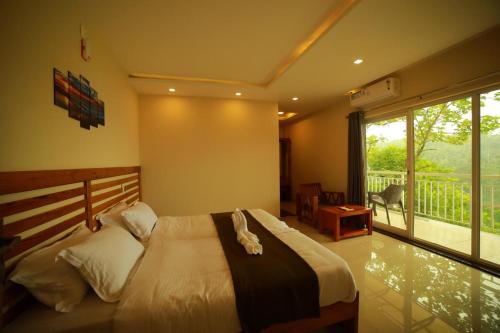 MIZZLE RESORT in Padinjarathara