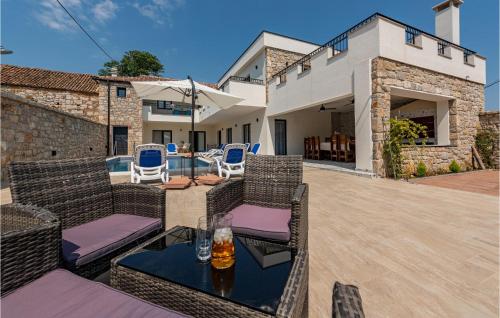 Peldbaseins, Stunning Home In Rastane Gornje in Gorica
