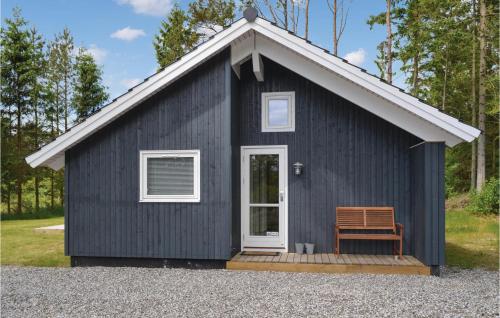  Gorgeous Home In Ebeltoft With Kitchen in Øksenmølle