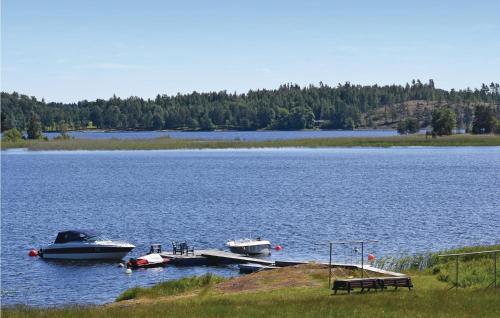 Skats, Amazing Home In Kopmannebro With Wifi in Asensbruka