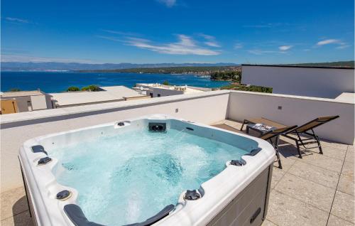 Beautiful Apartment In Malinska