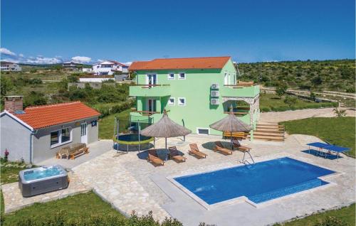 Плувен басейн, Stunning Home In Pakostane in Vrana