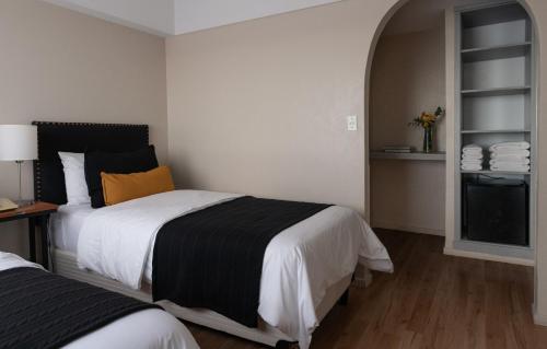 2 bedrooms, 3 beds