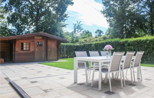  3 Bedroom Amazing Home In Baarland in Baarland